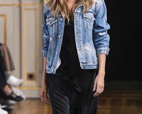 舌苔白厚口臭吃什么